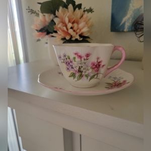 Vintage Shelly Bone China teacup and Saucer